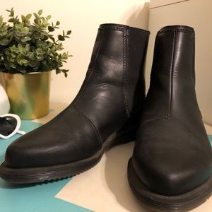 Dr. Martens Zillow Temperly - Size 9